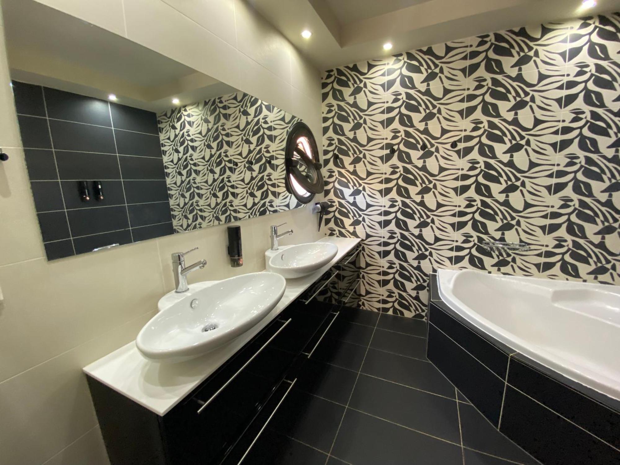 Luxury View Apartment 10Min From Athens Airport โกโรปิออน ภายนอก รูปภาพ