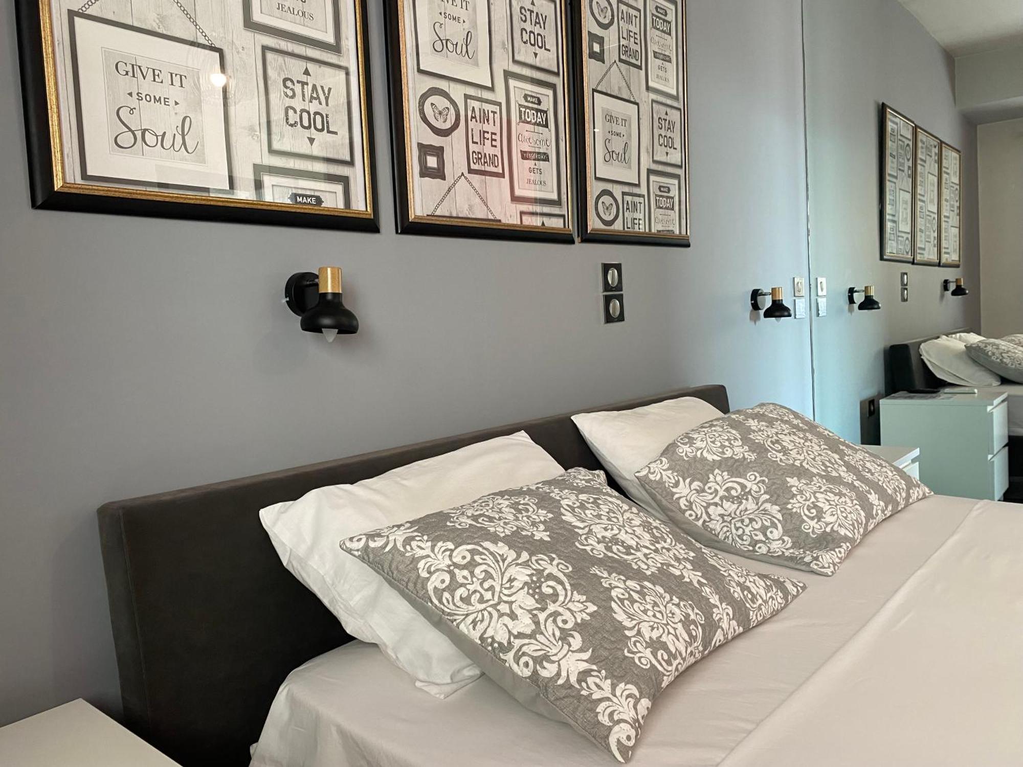 Luxury View Apartment 10Min From Athens Airport โกโรปิออน ภายนอก รูปภาพ