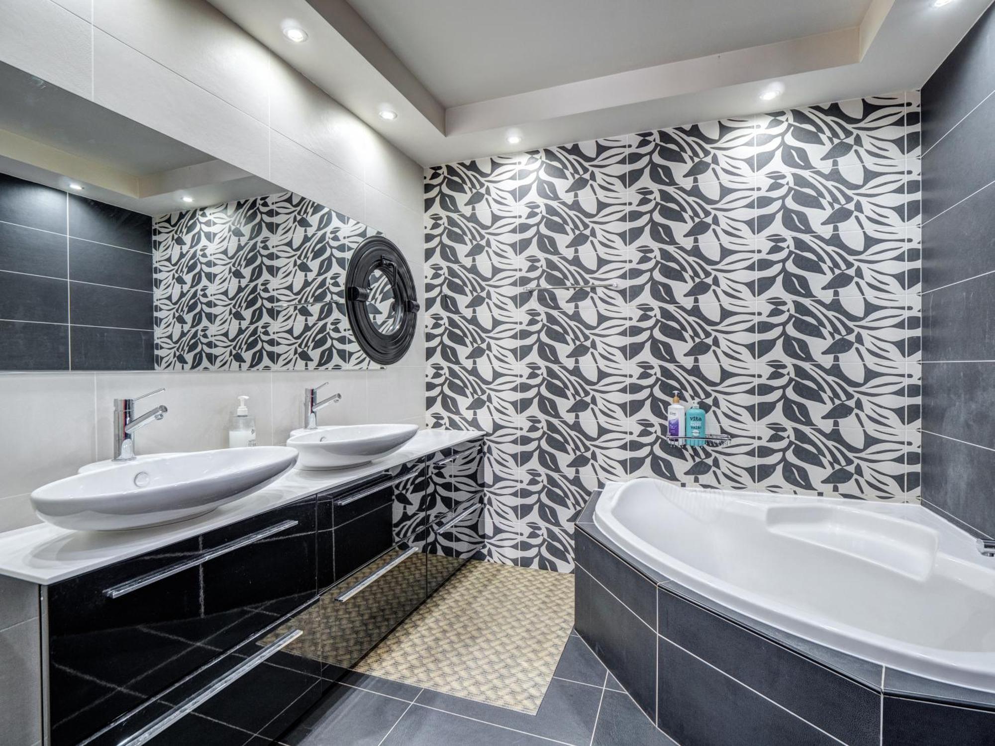 Luxury View Apartment 10Min From Athens Airport โกโรปิออน ภายนอก รูปภาพ